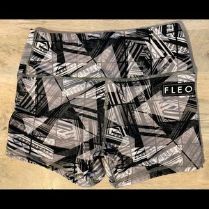 Fleo Crew shorts PHR Small EUC